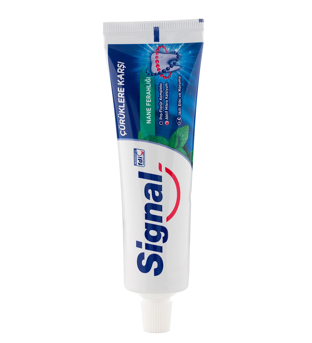 خمیر دندان مدل Curuklere Karsi حجم 100میل Signal Curuklere Karsi Toothbrush